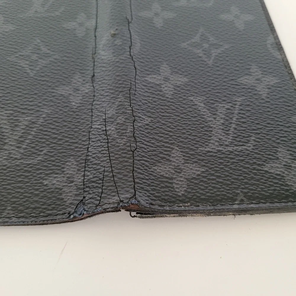 Louis Vuitton Monogram Eclipse iPhone X XS Folio Case Black Grey M63446 BC0121
